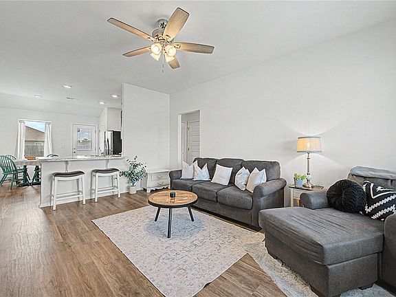 3rd image of 2816 Gorman St
