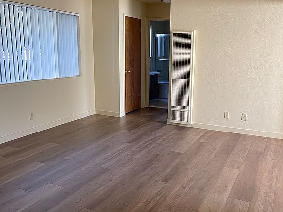 5th image of 661 Baden Ave #3