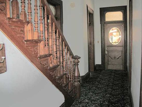 2nd image of 201 S Franklin St
