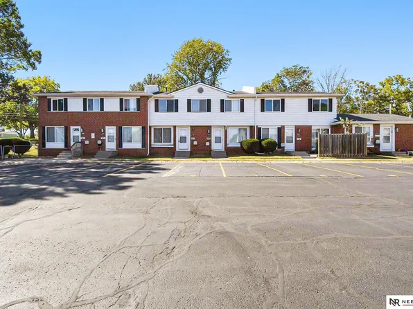 2638 S 3rd Plz, Omaha, NE 68108