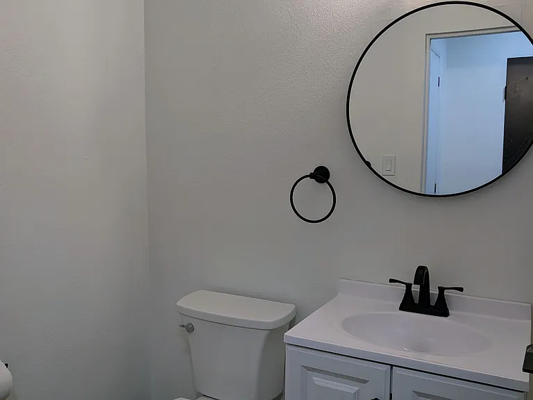 1321 Mathews Ave #2 — Photo 3