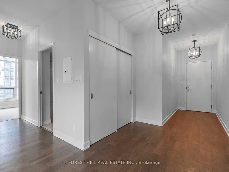 126 Simcoe St #1407 — Photo 4