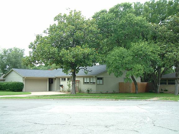 2nd image of 3555 Woodleigh Ct