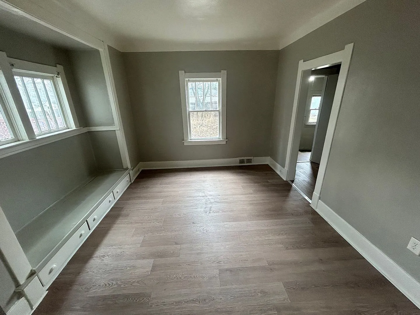 Charming 2-Bedroom Home Near Five Points — Photo 3