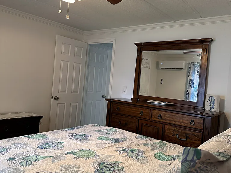 Spare Bedroom - Queen Bed