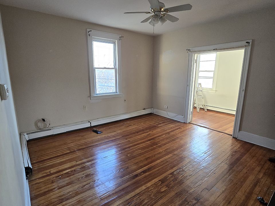 1st image of 730 River Dr Floor 2