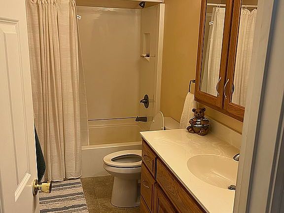 Bath 3 tub/shower