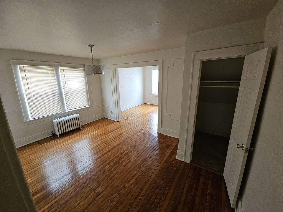 1st image of 1R Forest St #45