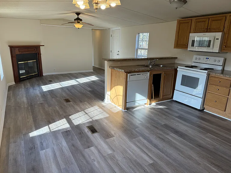 3993 Miller Dr — Photo 3