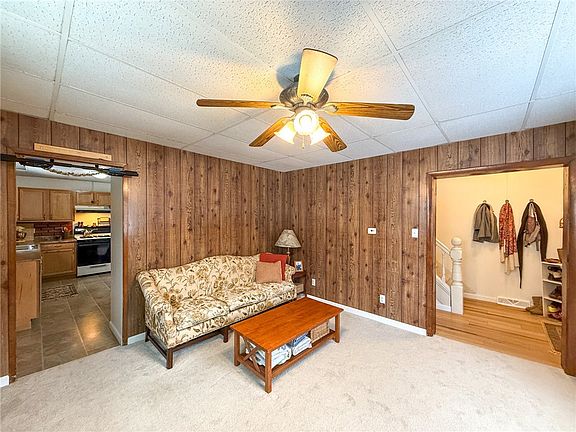 5th image of 1402 N Grant Ave