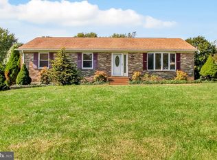 13736 Round Hill Church Rd, Felton, PA 17322