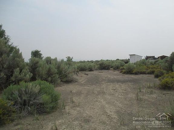 2nd image of 88176 Fairview Ln