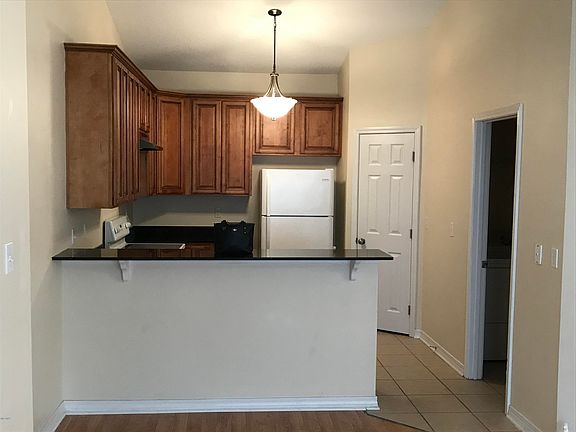 2nd image of 11614 Oaklane Dr