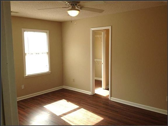 5th image of 1018 Oaks Pkwy SE