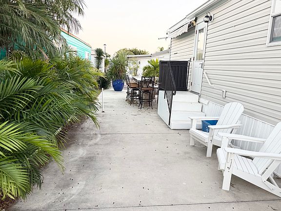 3rd image of 11611 Dawn Cowrie Dr #323
