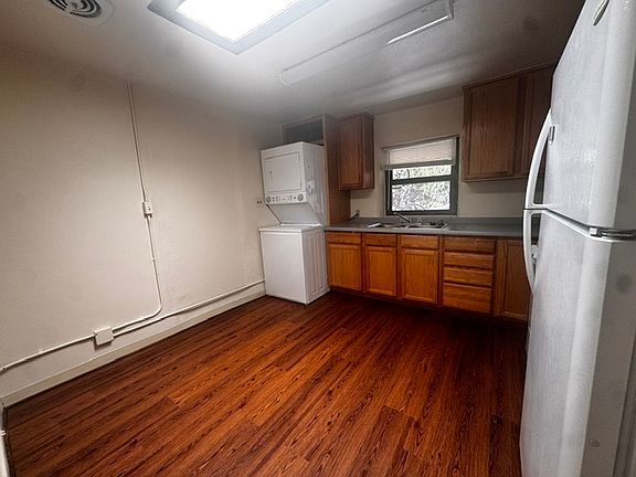 3rd image of 1357 Maez Rd