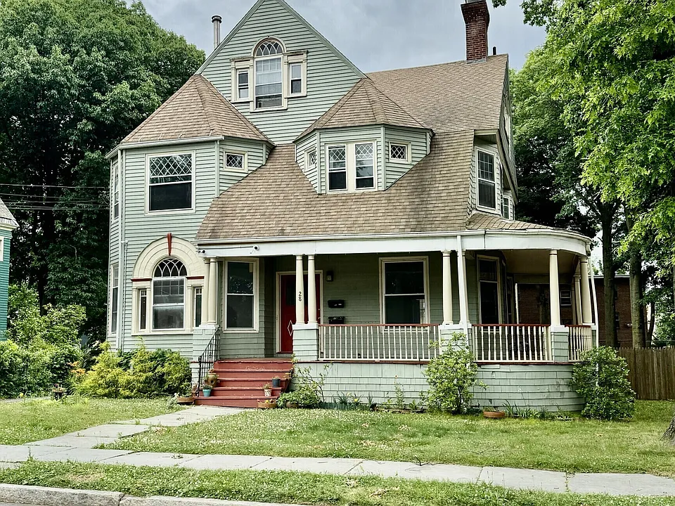 28 Kenyon St #1