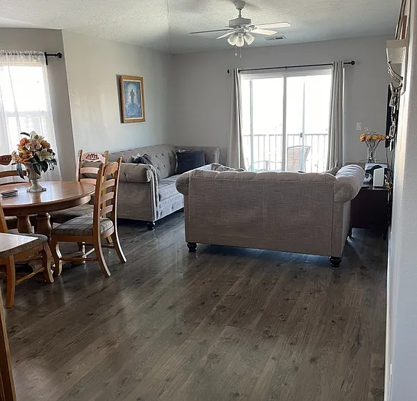126 E Resaca Dr — Photo 7