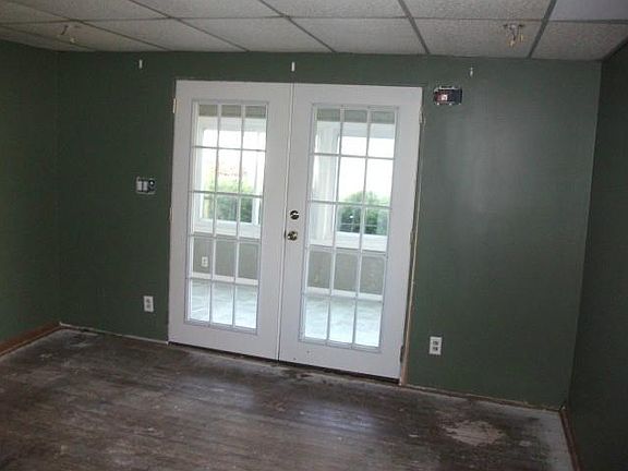 4th image of 218 Flynn Place Ave
