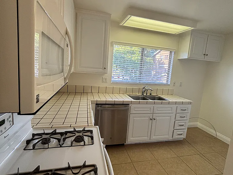 4231 Vista Del Rio Way #4 — Photo 9