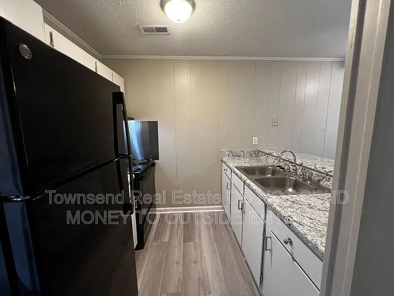 1 bed, 1.0 bath, 700 sqft, $835 — Photo 3