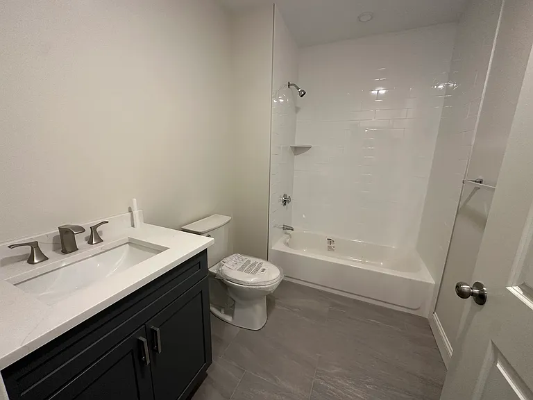 605 Broadway #102 — Photo 7