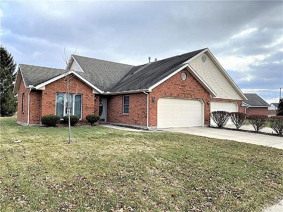 4th image of 581 Armand Dr #581