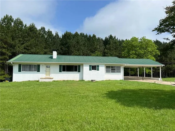 1024 Lone Hickory Rd, Yadkinville, NC 27055