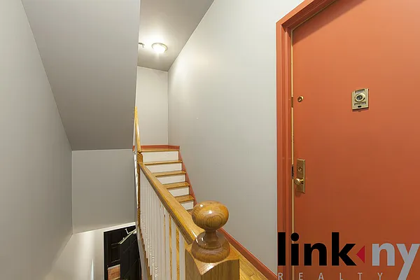Sold by Link NY Realty | media 23