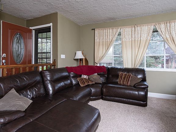 2nd image of 3358 Lookout Dr