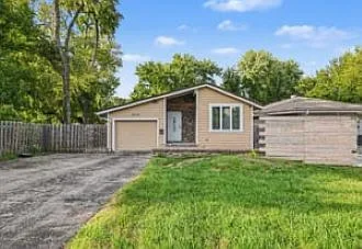 3 bed, 1827 sqft, $2,400 — Photo 2