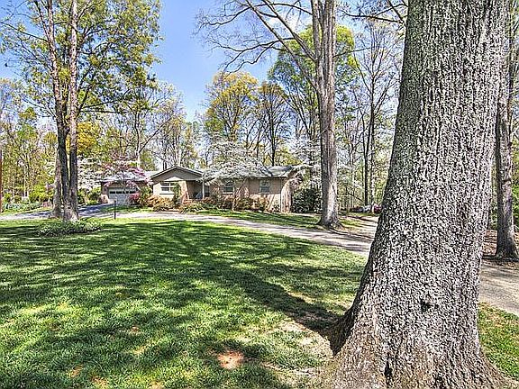 3rd image of 191 Deerwood Ln