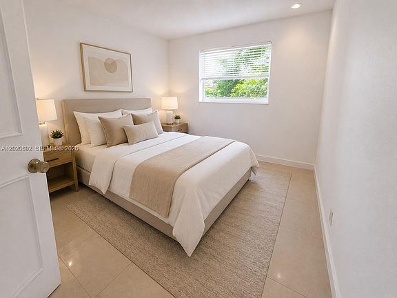 5th image of 1125 NE 16th Pl APT 211