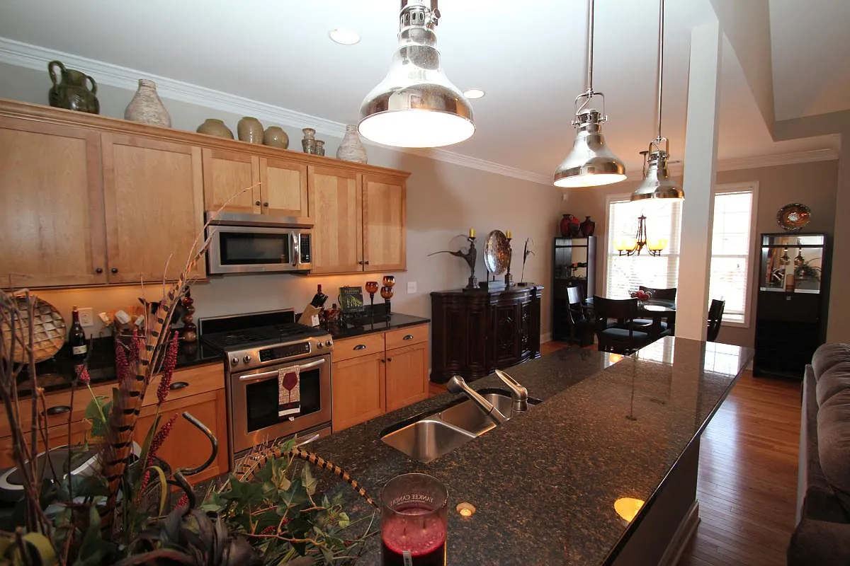 10 Edge Court — Photo 2