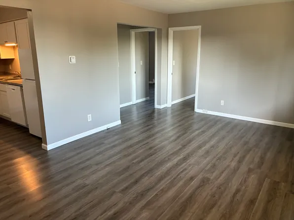 449 Hartwell St APT 3, Elkhorn, WI 53121