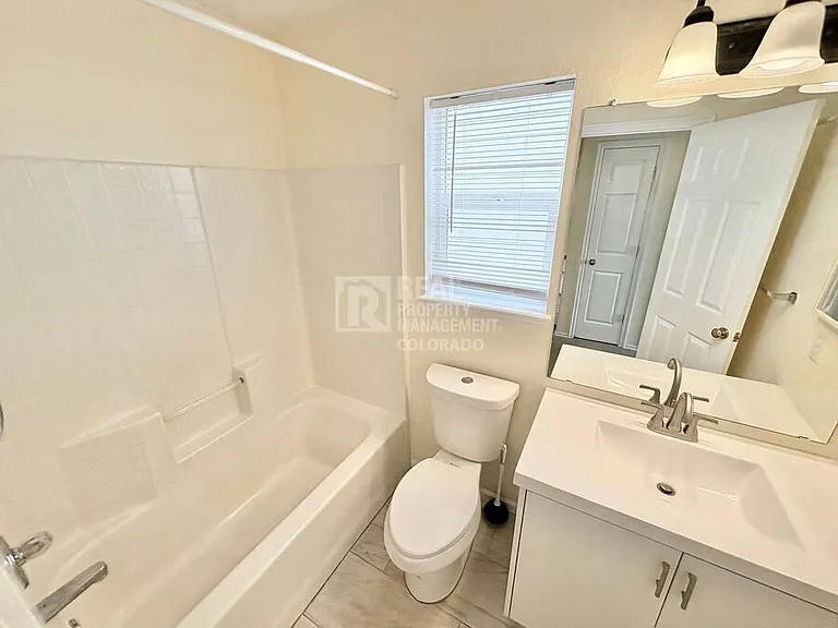 9306 E Arizona Pl — Photo 3