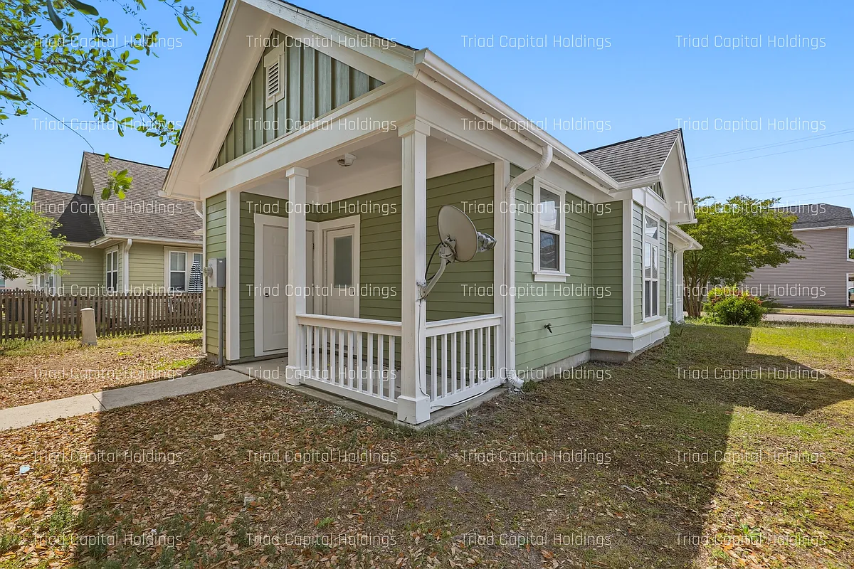 Building Photo - 905 Meares St