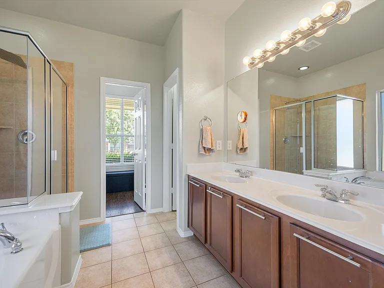 200 Shadybrook Dr — Photo 25