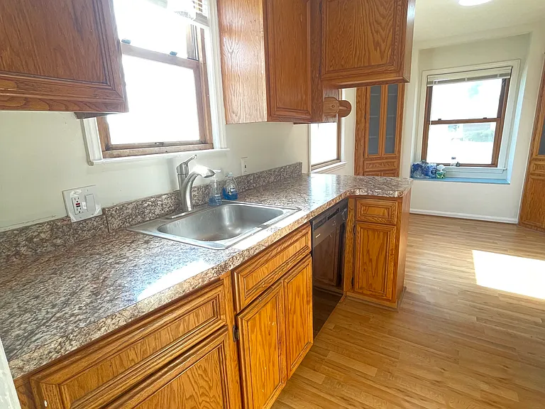 22785 Arlington St — Photo 5