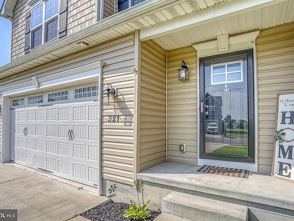 3rd image of 321 Waterway Dr
