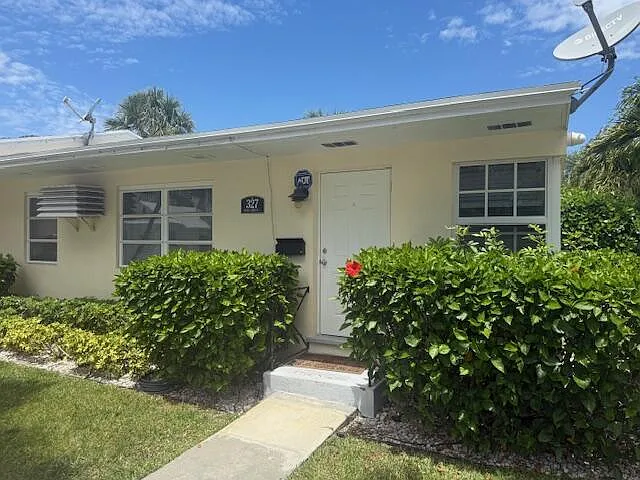 327 S Ocean Breeze #1 — Photo 3