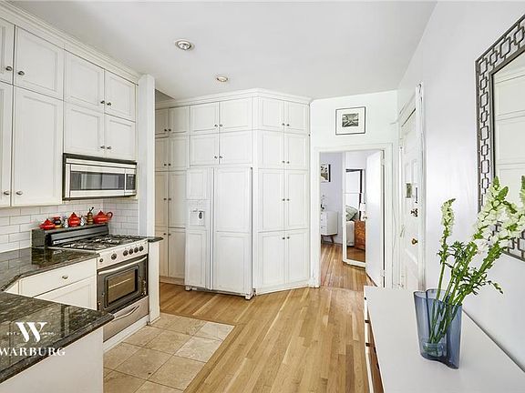 2nd image of 31 Pierrepont St #2A
