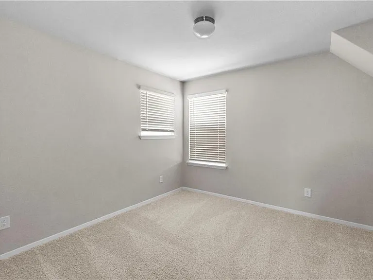 124 Fabion St — Photo 18