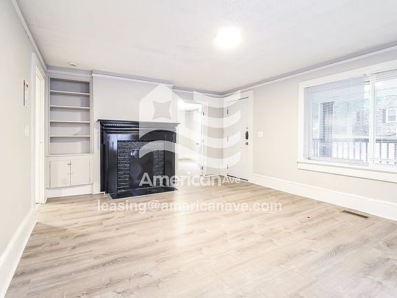 7546_005_living_room_5.jpg