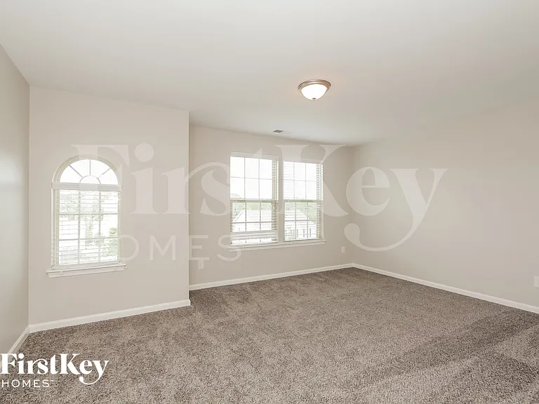 124 Alborn Dr — Photo 13