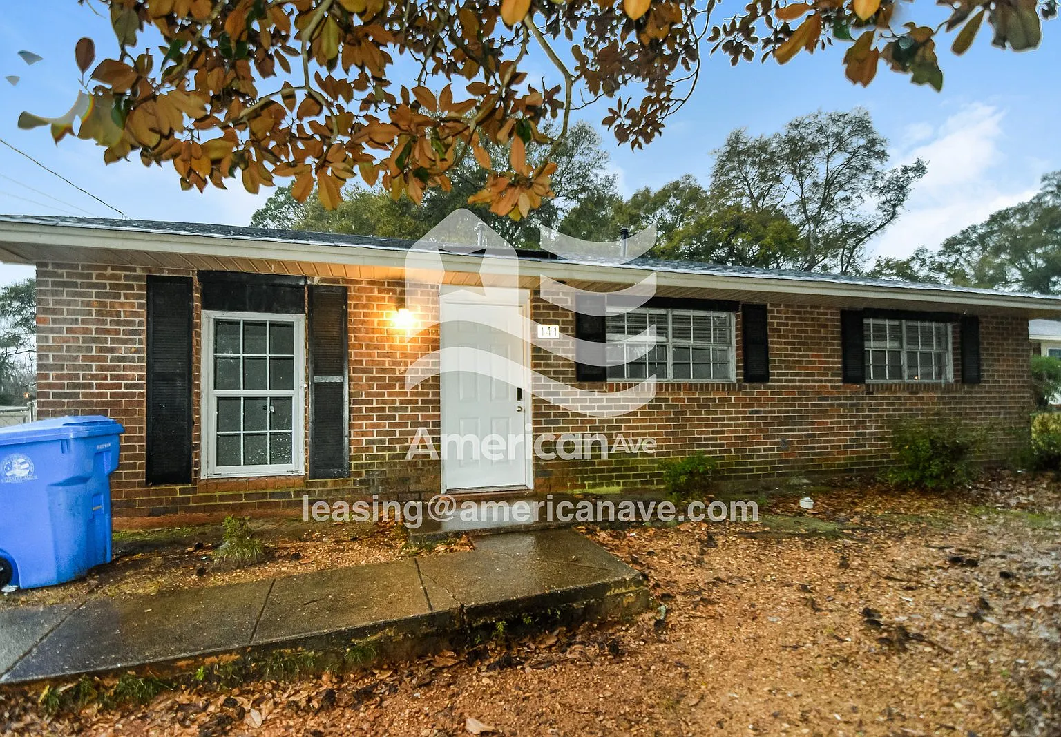 3 bed, 1.0 bath, 1025 sqft, $1,297 — Photo 1