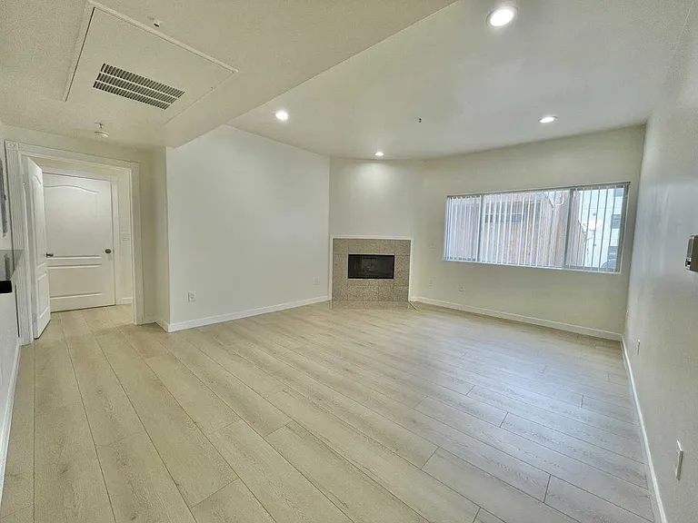Fruitland Dr — Photo 16