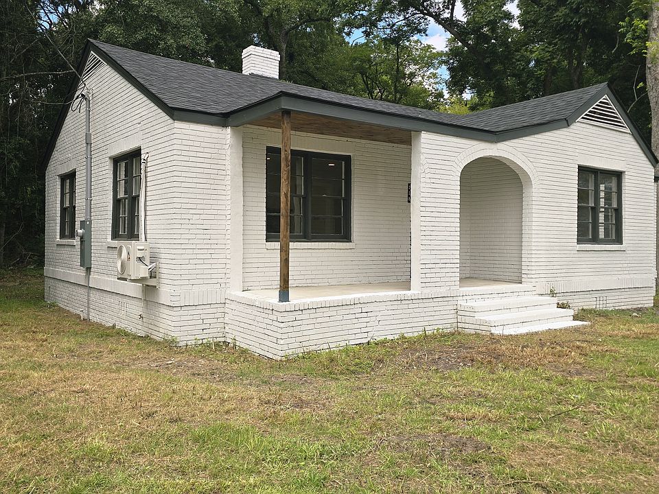 1st image of 338 S Locust Ave