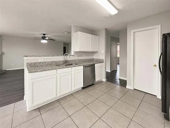 2043 Plains Ct — Photo 1
