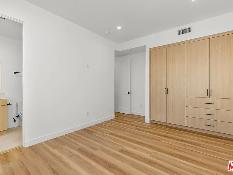 5223 W 20th St — Photo 15